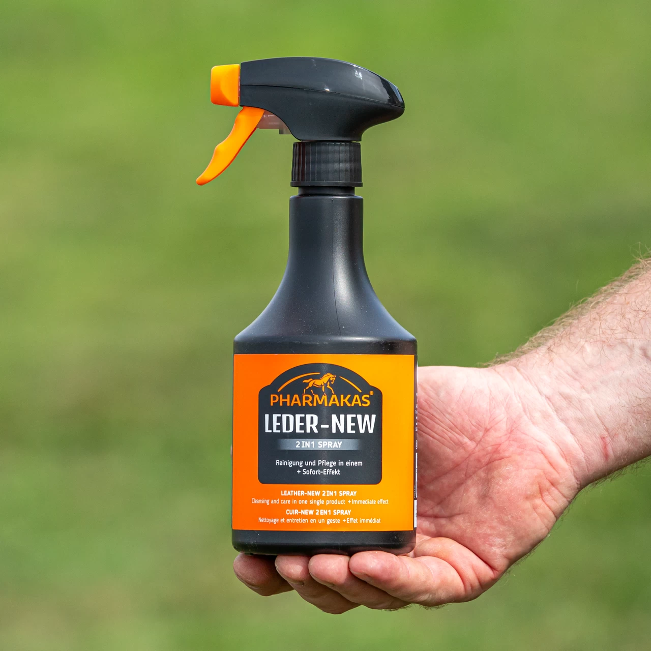 Spray 2 in 1 per la cura e la pulizia della pelle, Pharmakas, 500 ml