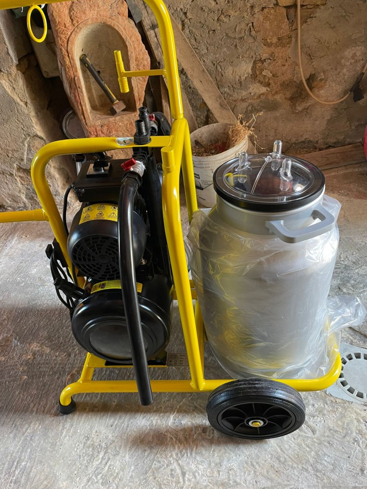Recensione del prodotto - Mungitrice per capre, 4 posti, 1 bidone alluminio 40 litri - agroelectro.it