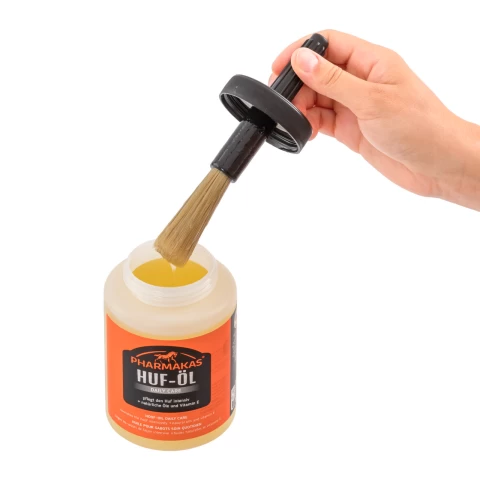Olio per zoccoli con vitamina E e spazzola, Pharmakas, 475 ml